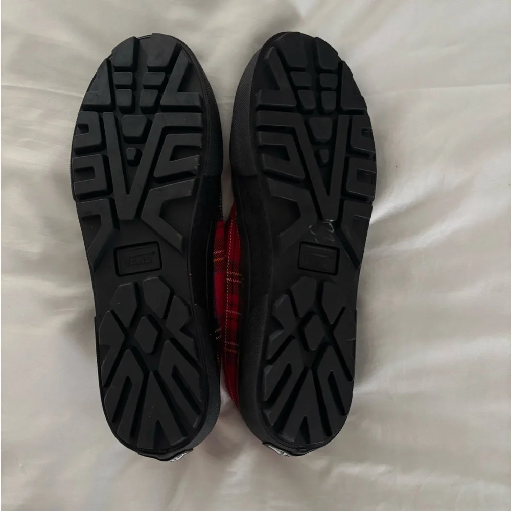 Vans Red and Black Plaid Sneakers includes 3 pack No Show Vans Socks 🧦 - Picture 5 of 6